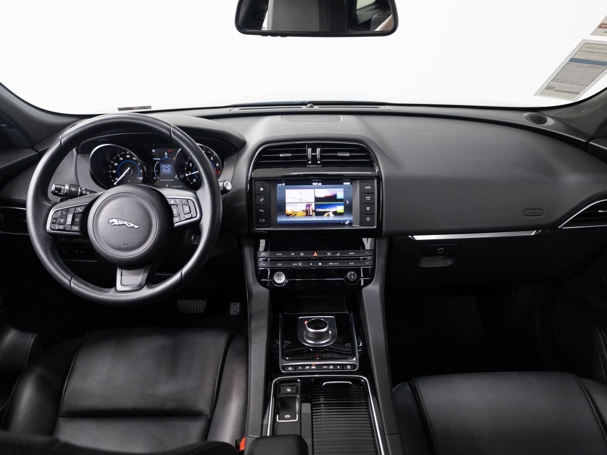 2018 Jaguar F-PACE 25t Premium