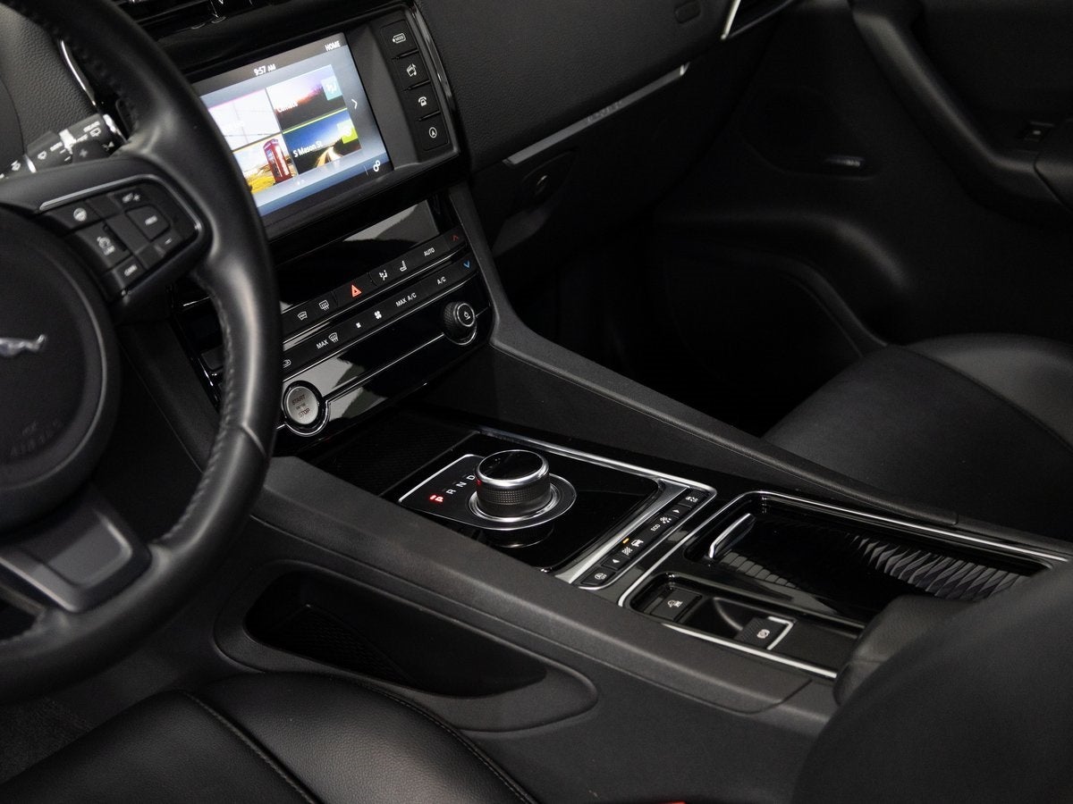 2018 Jaguar F-PACE 25t Premium