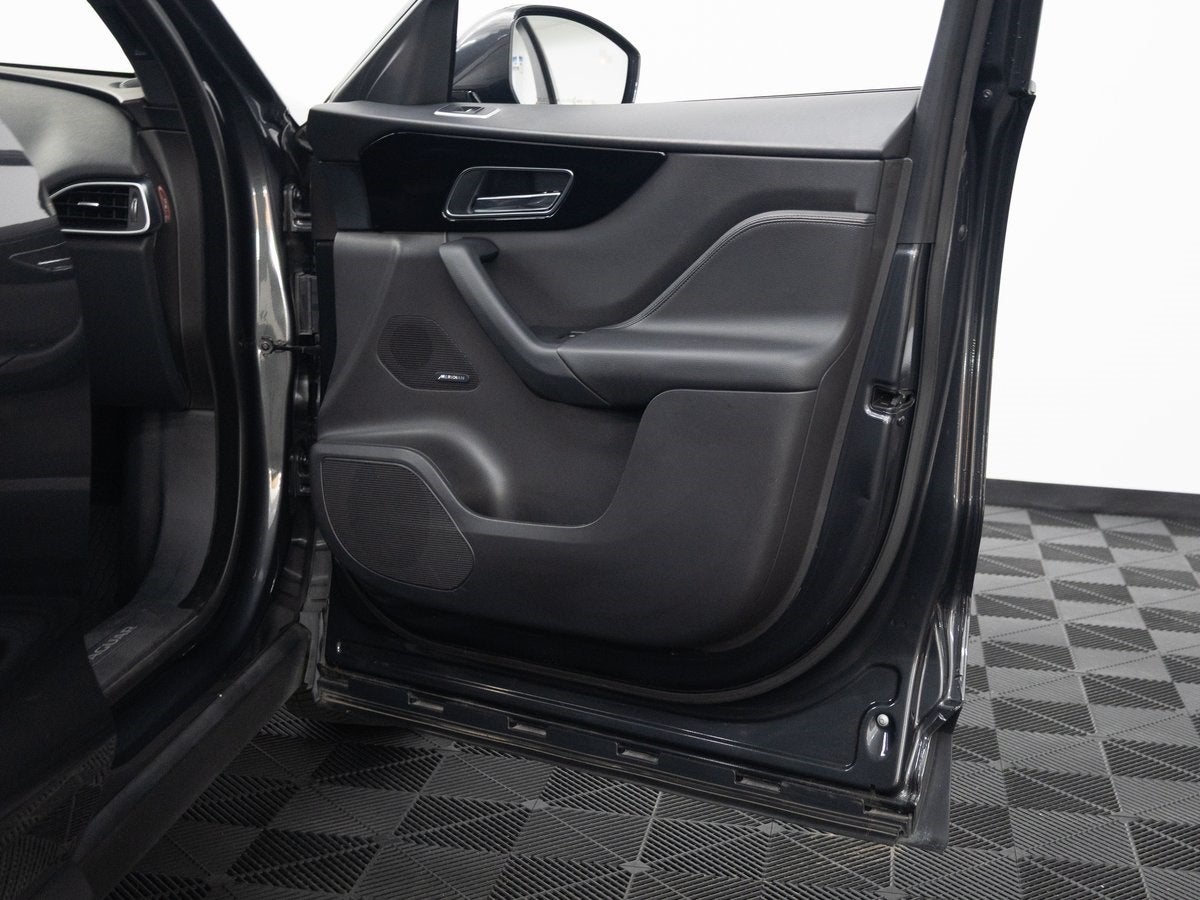 2018 Jaguar F-PACE 25t Premium