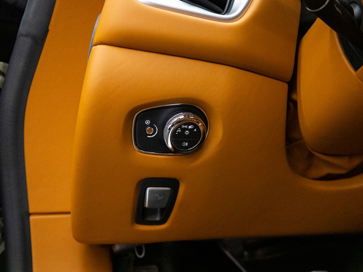 2017 Aston Martin DB11 Base