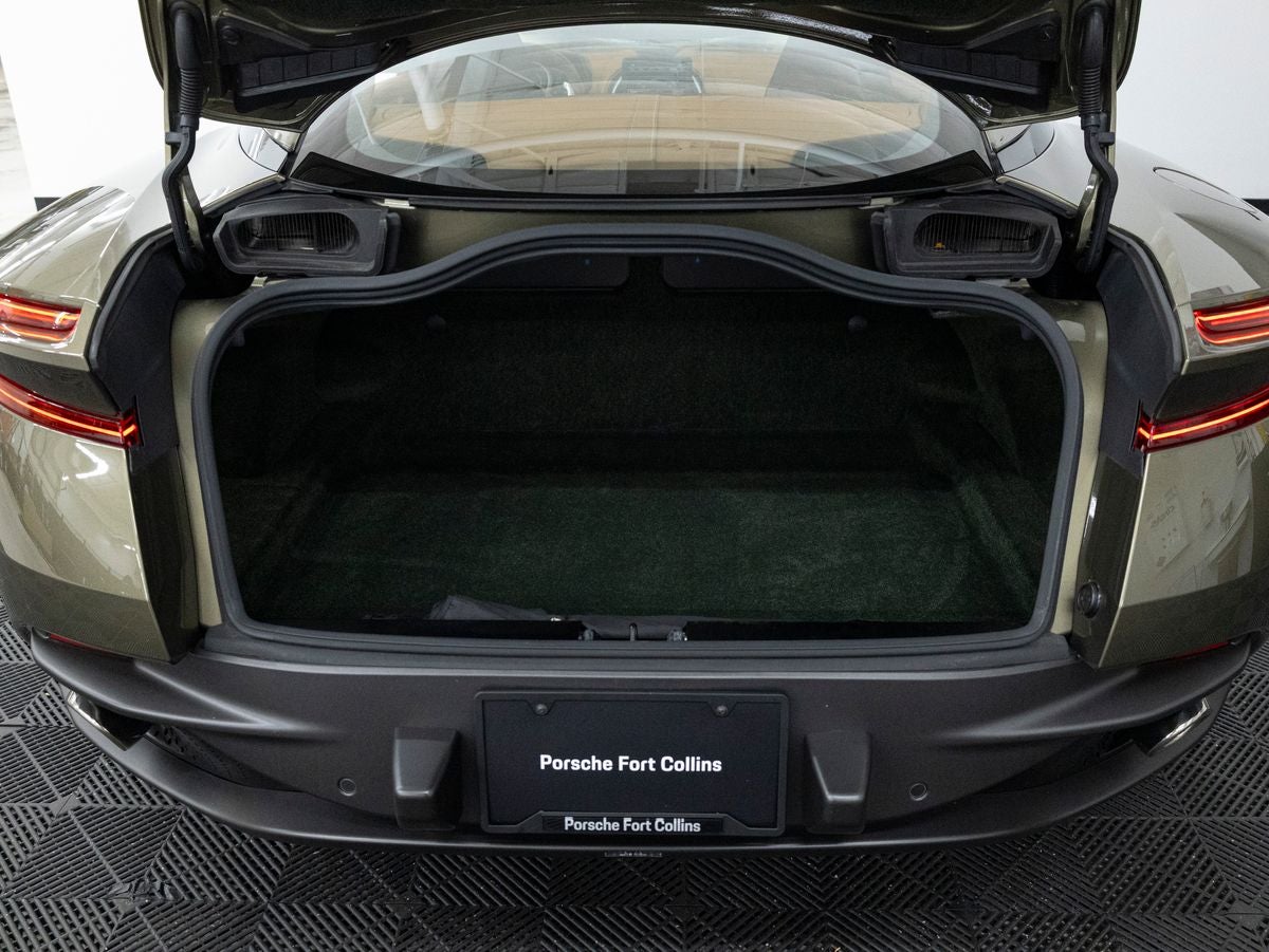 2017 Aston Martin DB11 Base