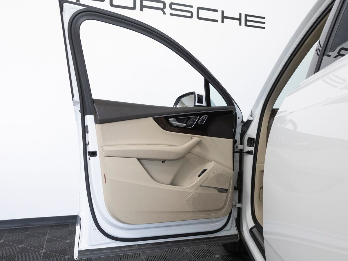 2019 Audi Q7 55 Premium Plus quattro