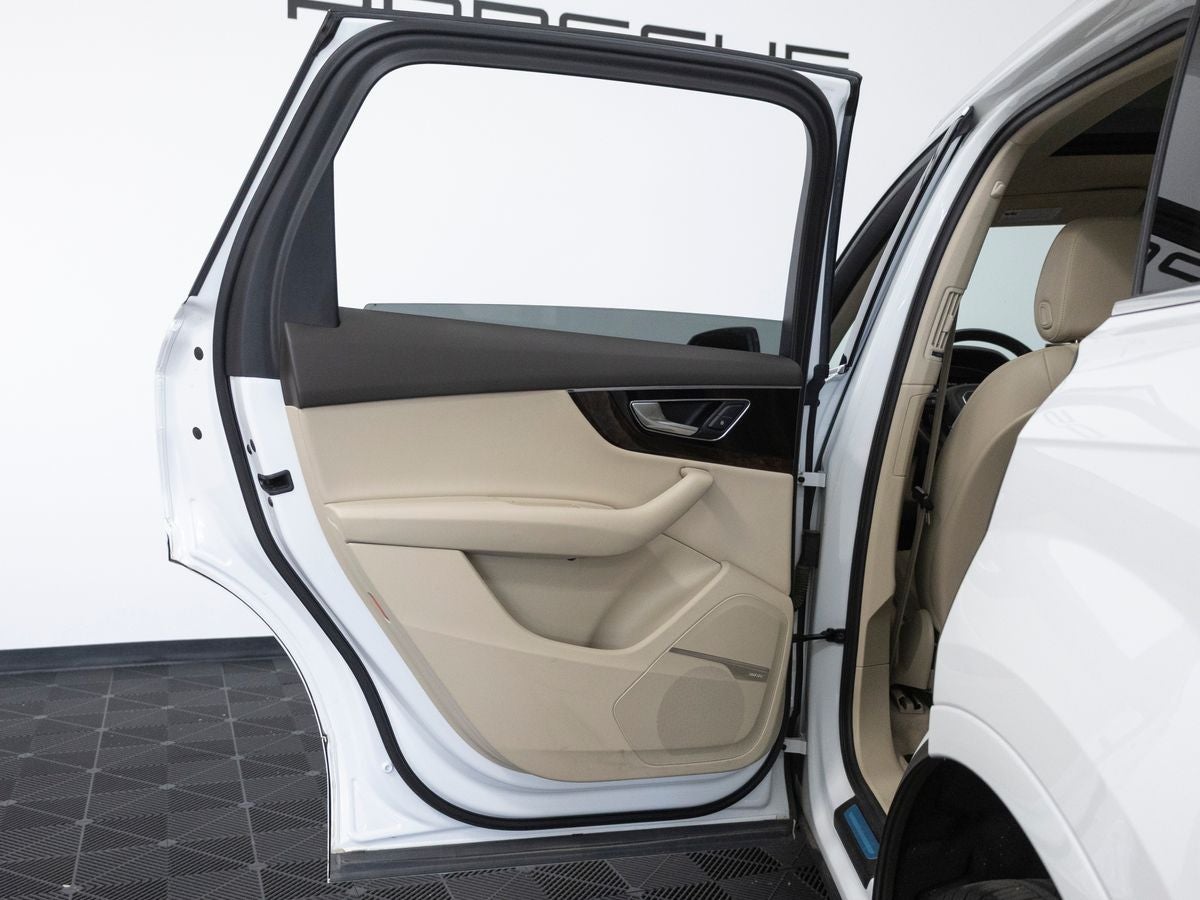 2019 Audi Q7 55 Premium Plus quattro