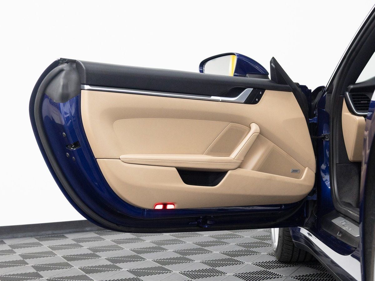 2022 Porsche 911 Carrera