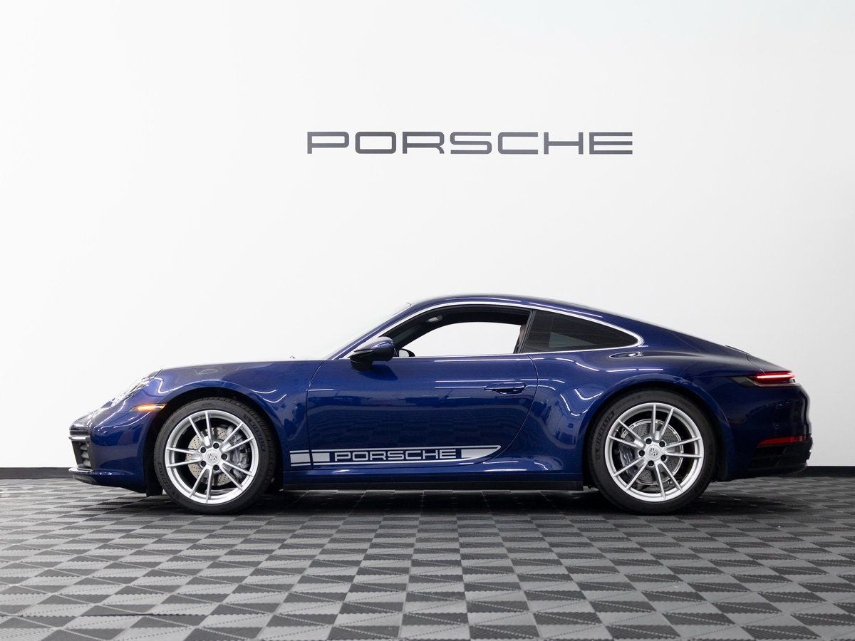 2022 Porsche 911 Carrera