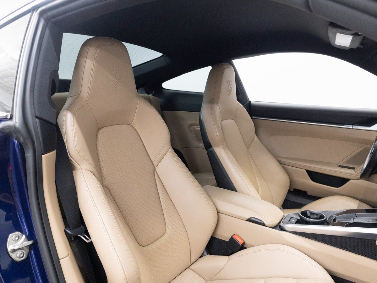 2022 Porsche 911 Carrera