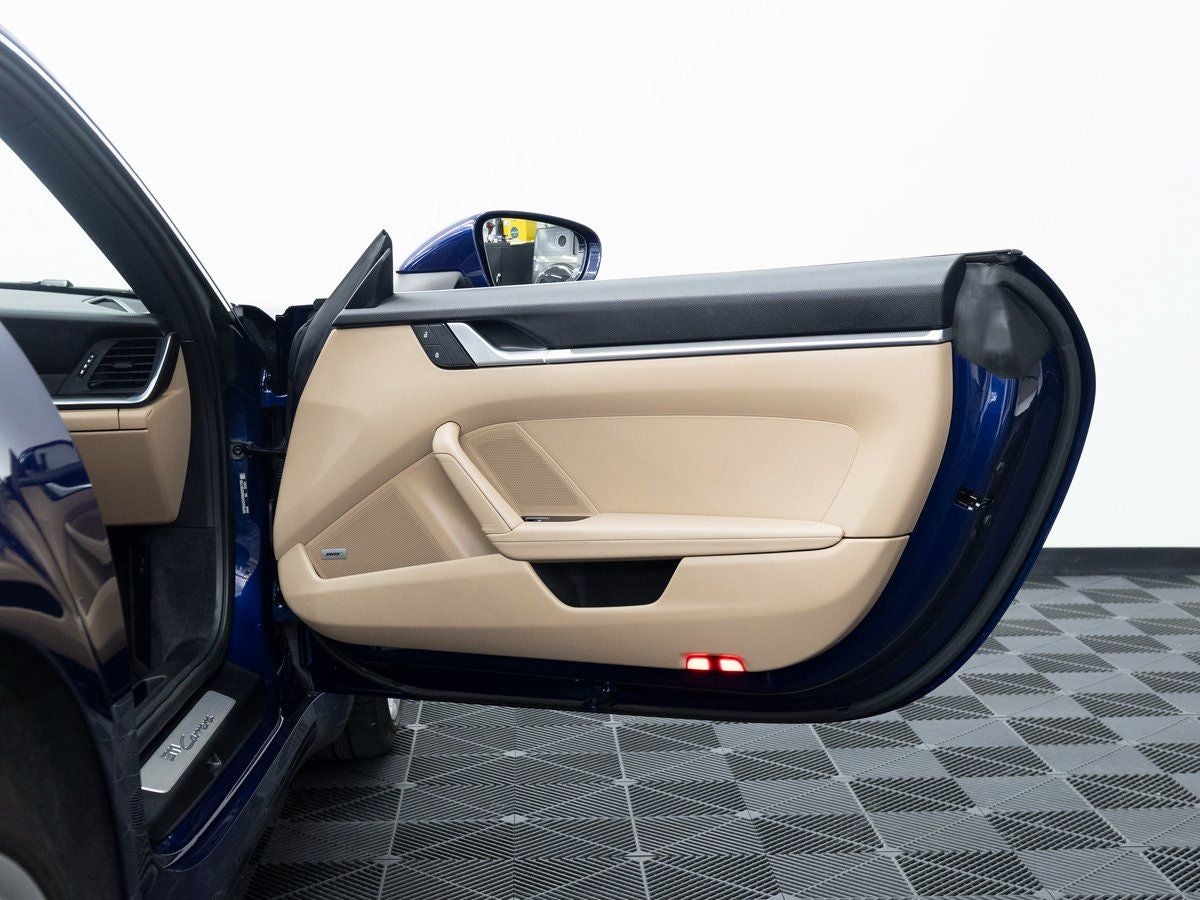 2022 Porsche 911 Carrera