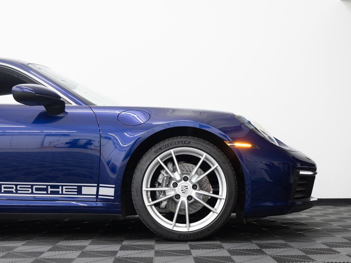 2022 Porsche 911 Carrera