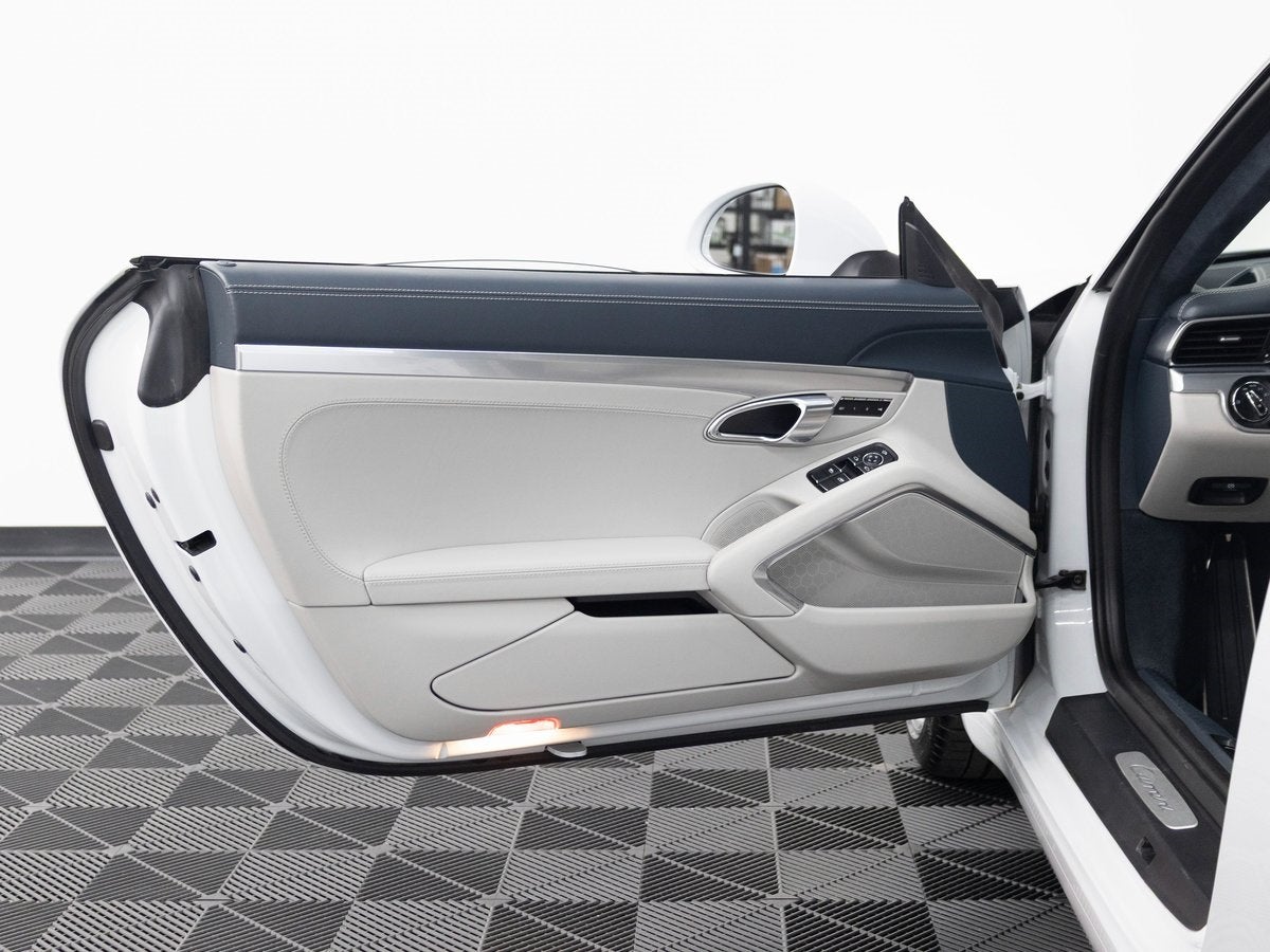 2018 Porsche 911 Carrera