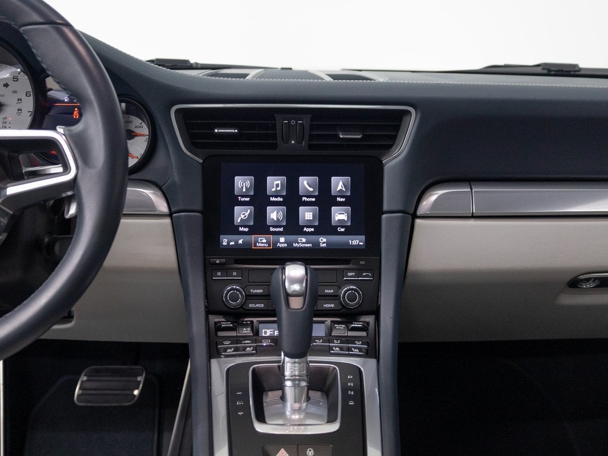 2018 Porsche 911 Carrera