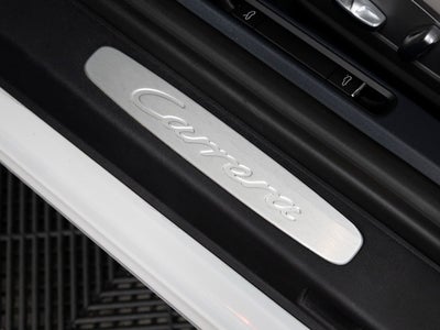 2018 Porsche 911 Carrera