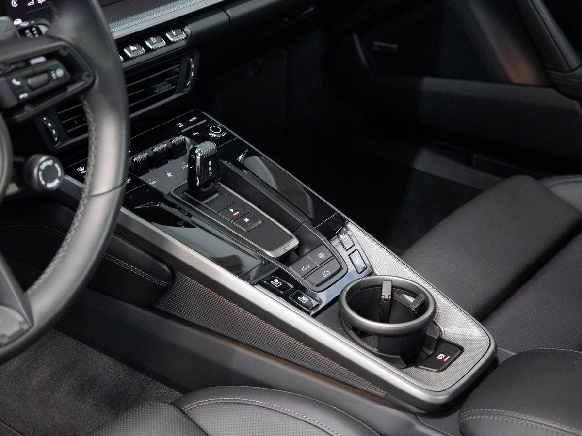 2025 Porsche 911 Carrera