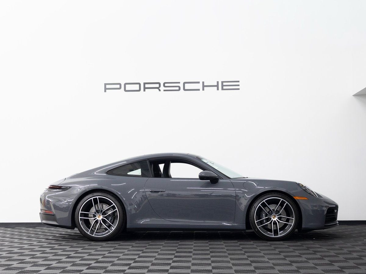 2025 Porsche 911 Carrera