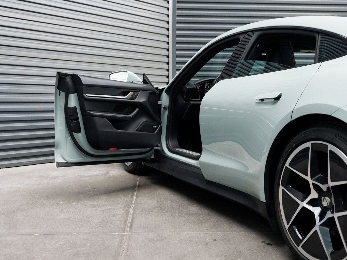 2025 Porsche Taycan 4