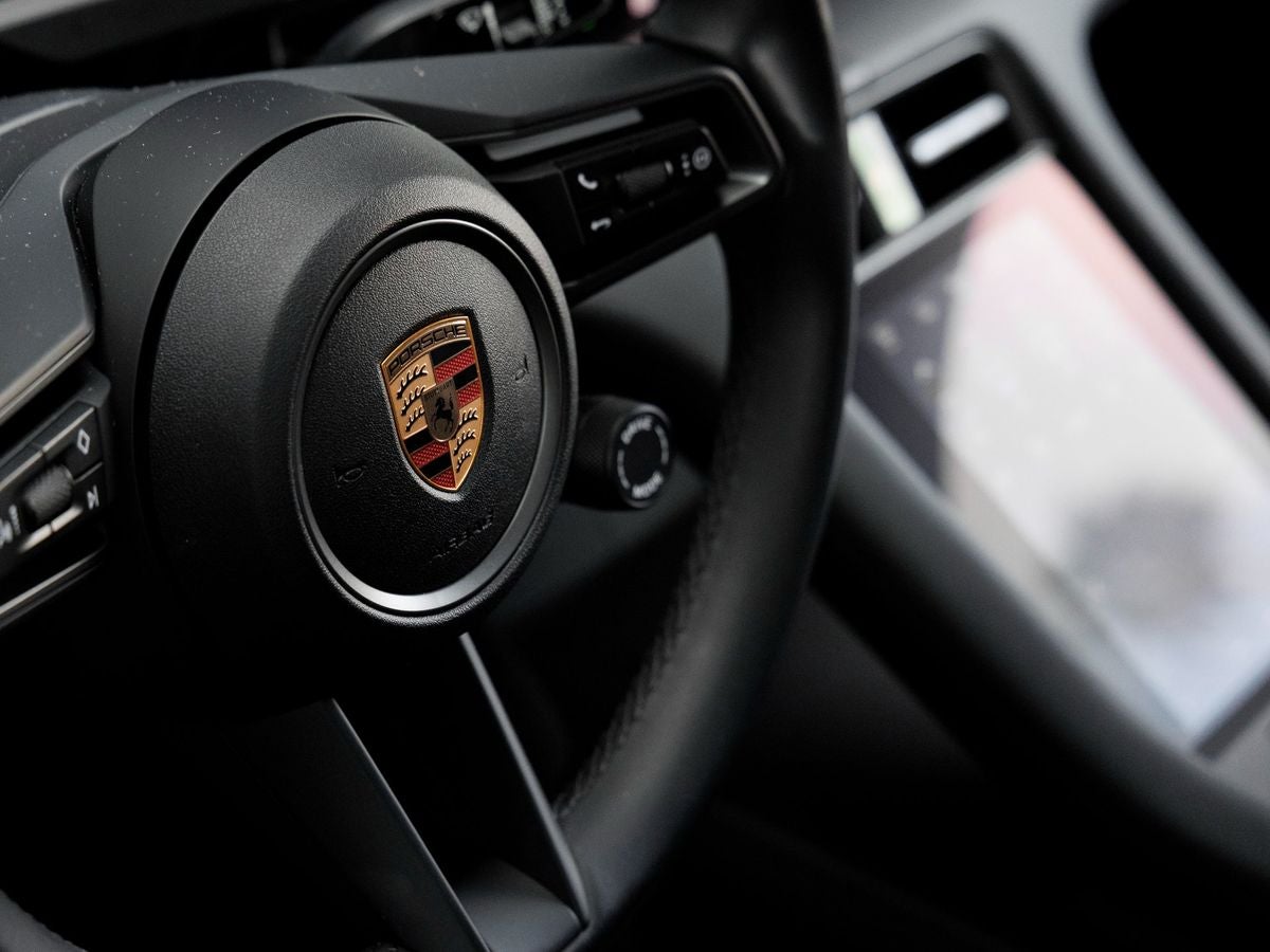 2025 Porsche Taycan 4