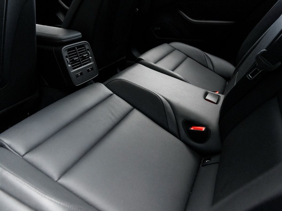 2025 Porsche Taycan 4