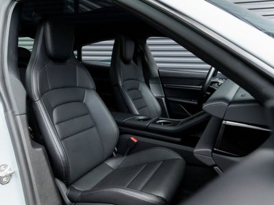 2025 Porsche Taycan 4