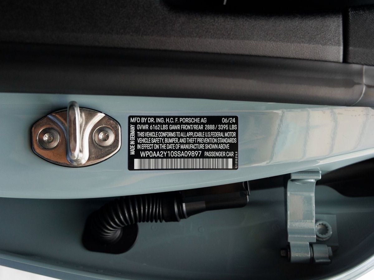 2025 Porsche Taycan 4