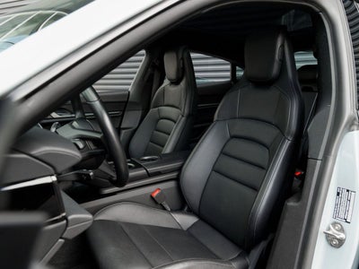 2025 Porsche Taycan 4