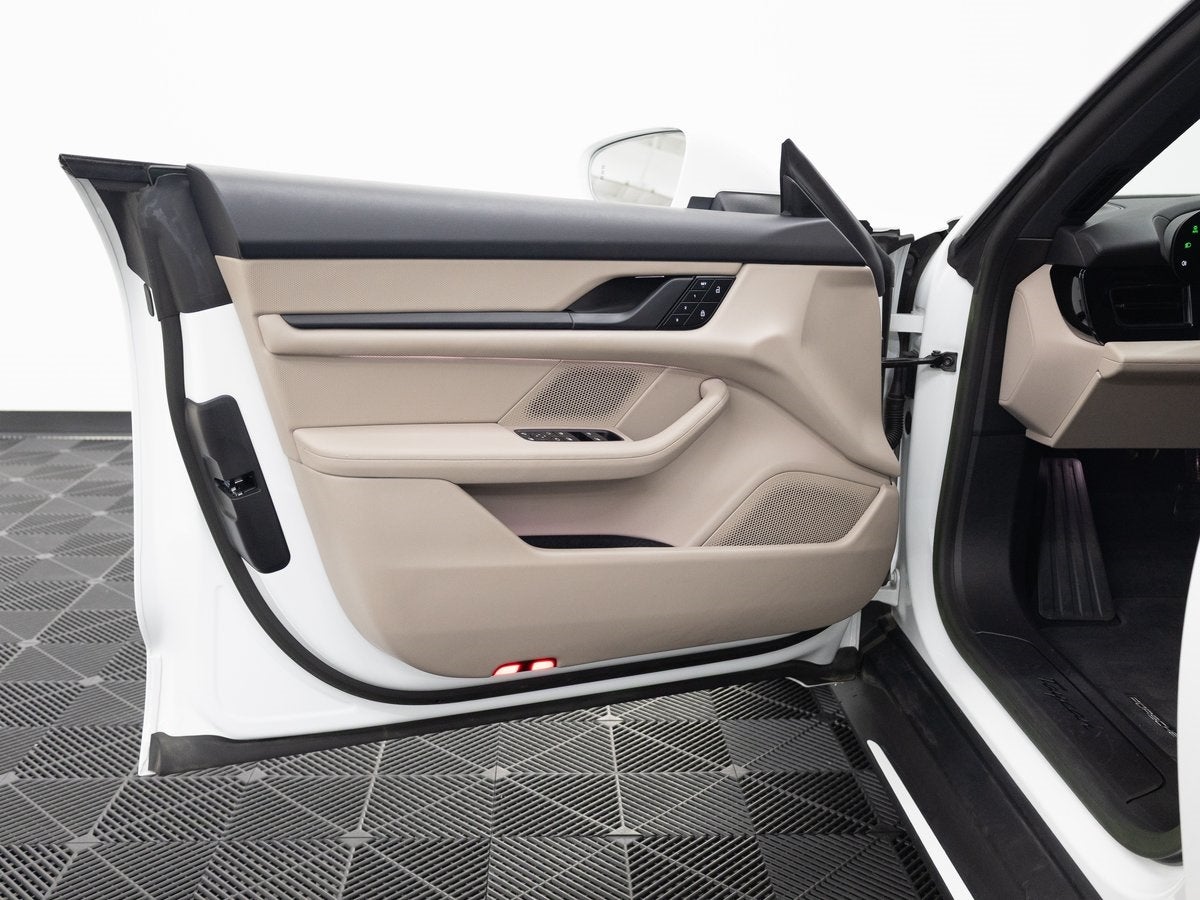 2023 Porsche Taycan Base