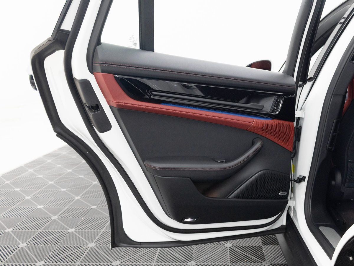 2026 Porsche Panamera 4