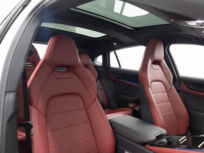 2026 Porsche Panamera 4