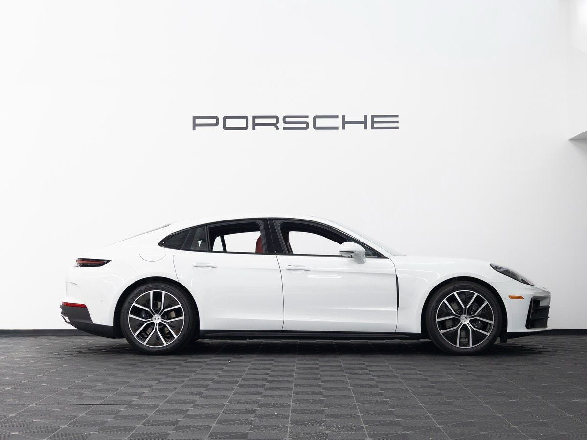 2026 Porsche Panamera 4