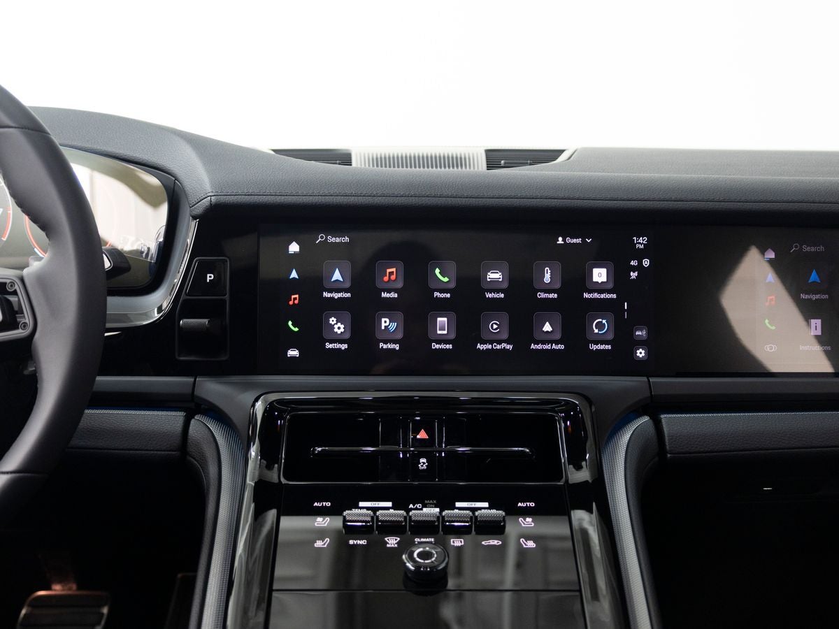 2025 Porsche Panamera 4