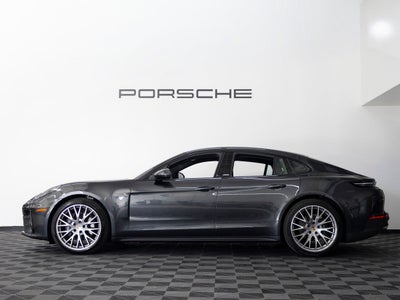 2025 Porsche Panamera 4