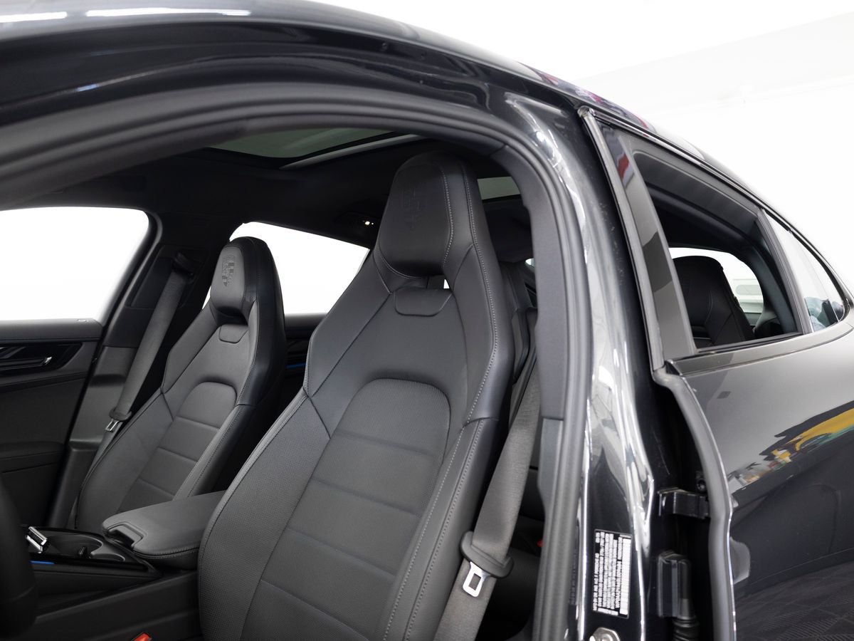2025 Porsche Panamera 4