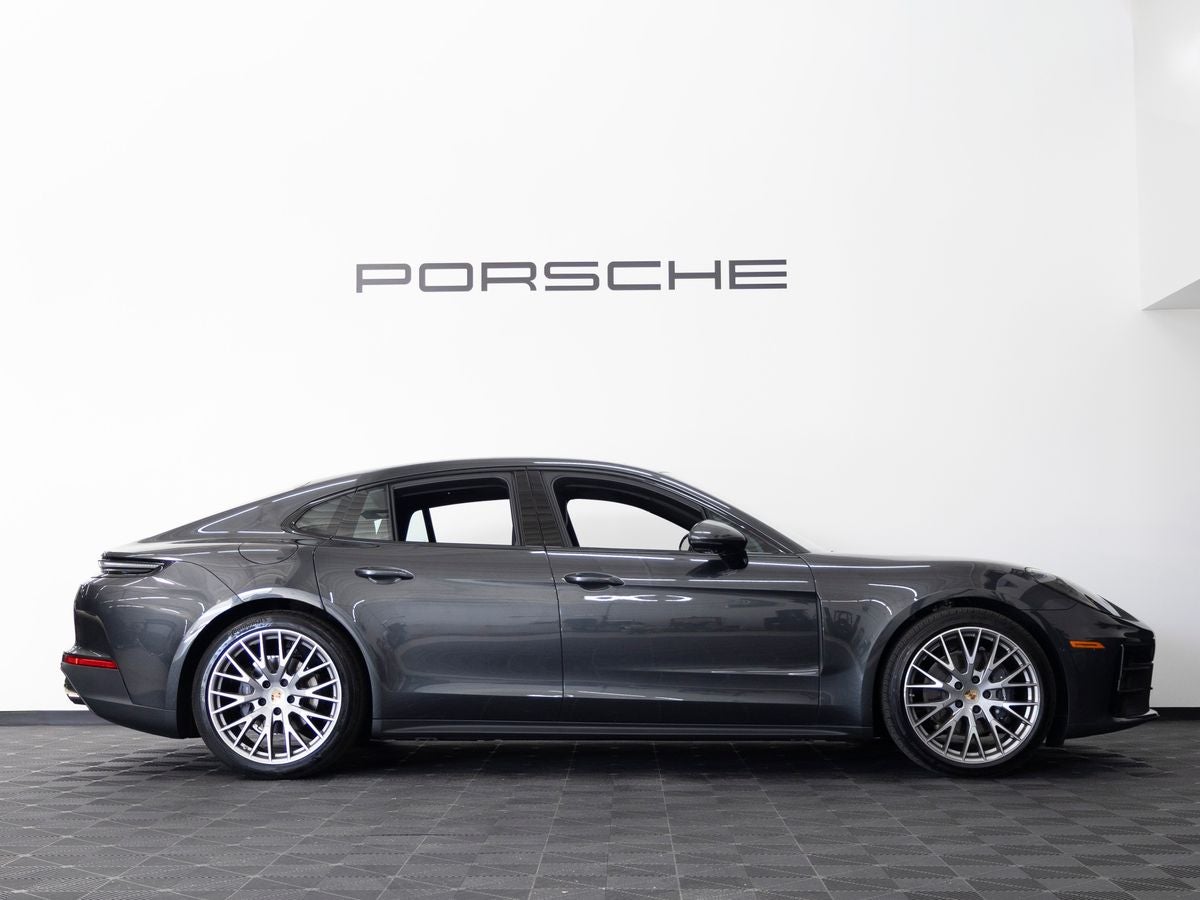 2025 Porsche Panamera 4