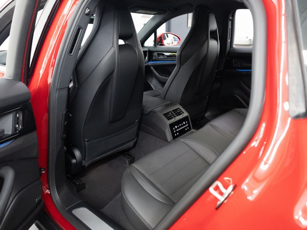 2026 Porsche Panamera 4