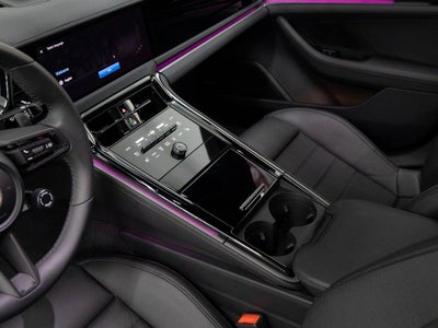 2025 Porsche Panamera 4