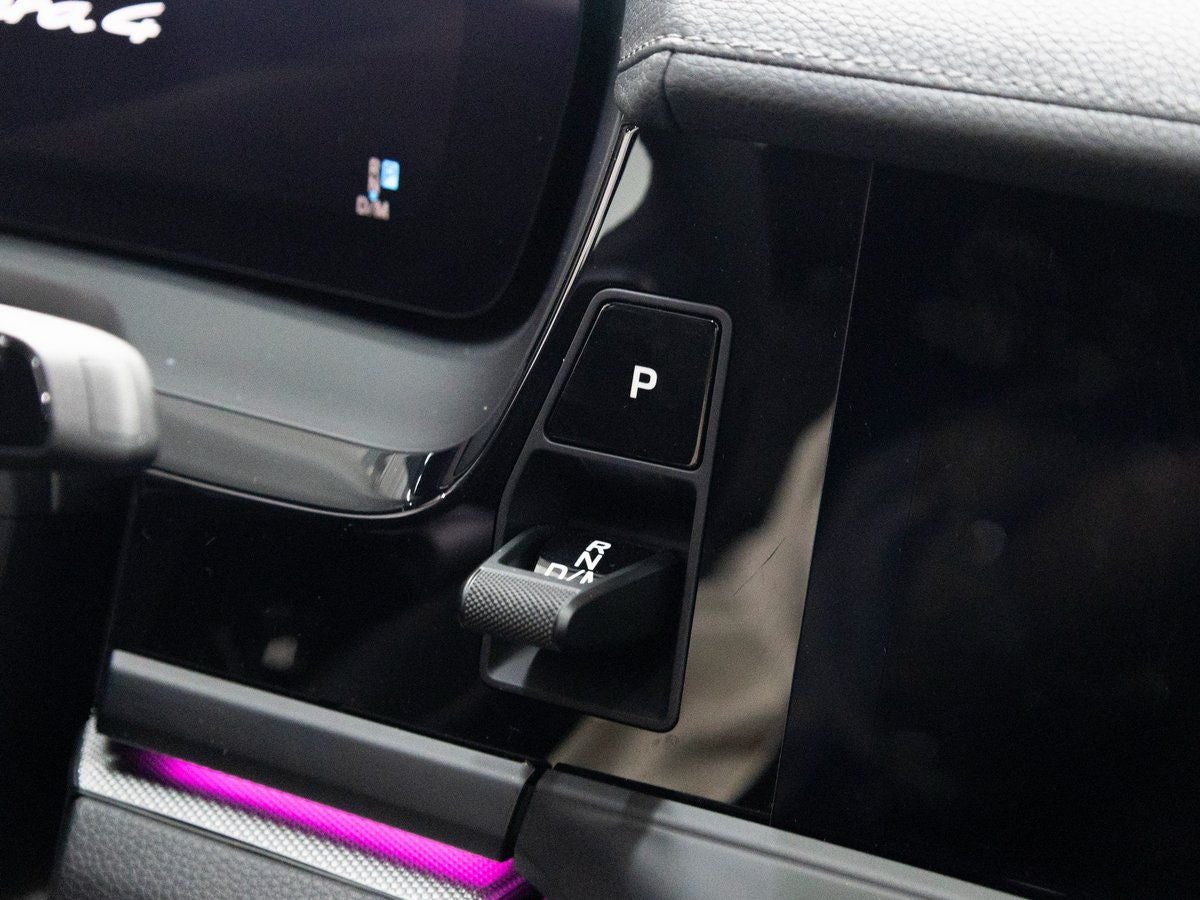 2025 Porsche Panamera 4