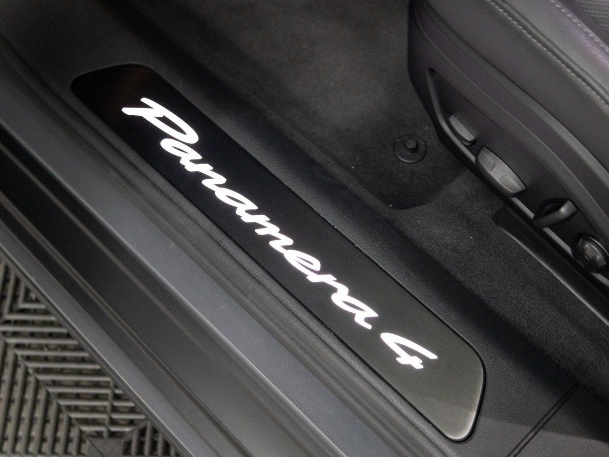 2025 Porsche Panamera 4