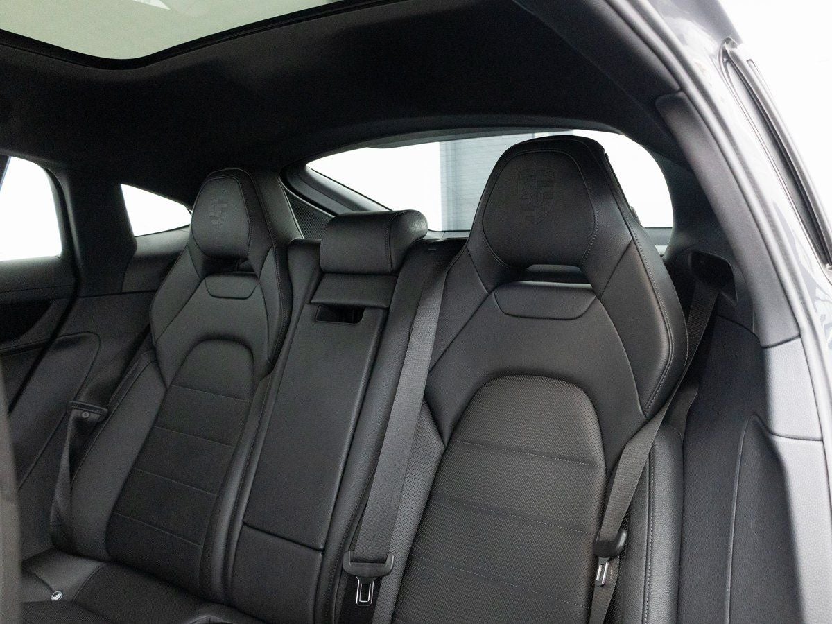 2025 Porsche Panamera 4