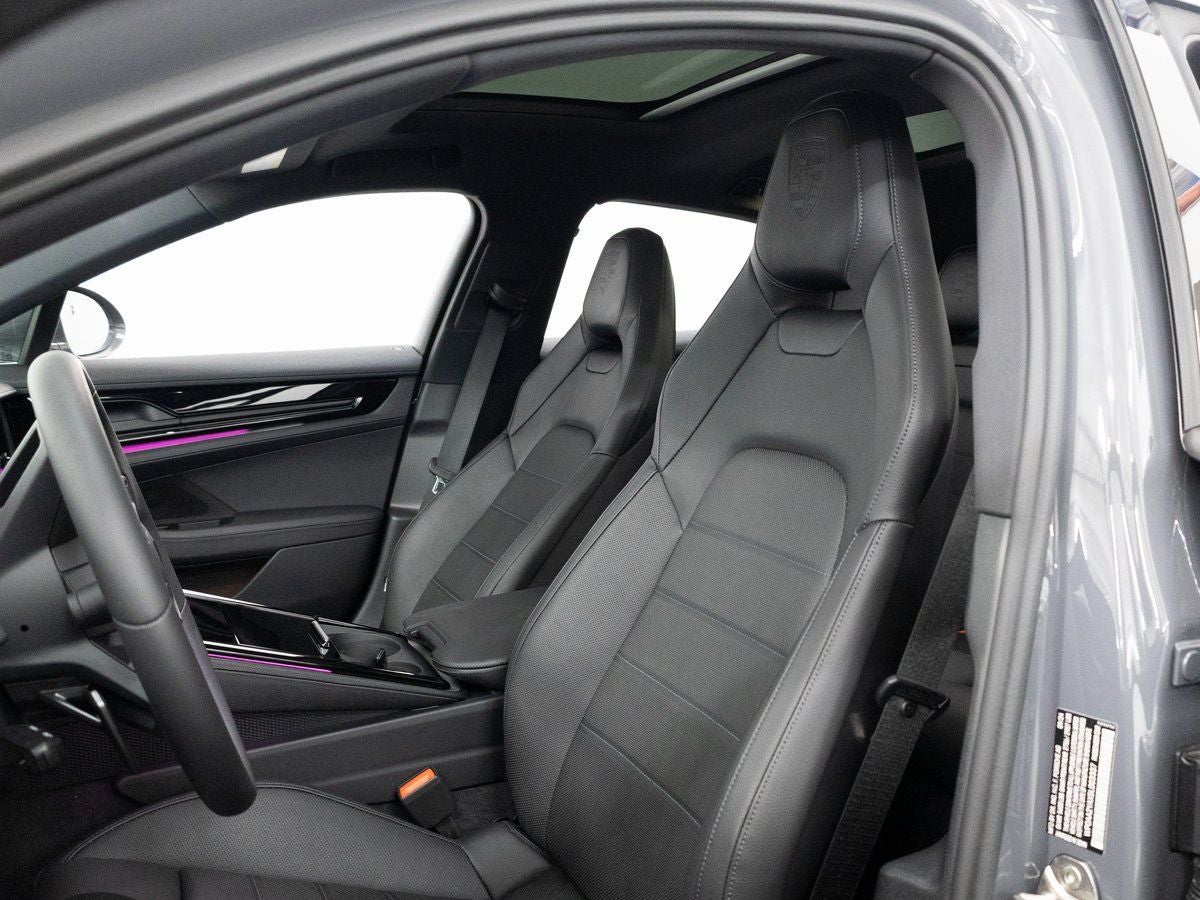 2025 Porsche Panamera 4