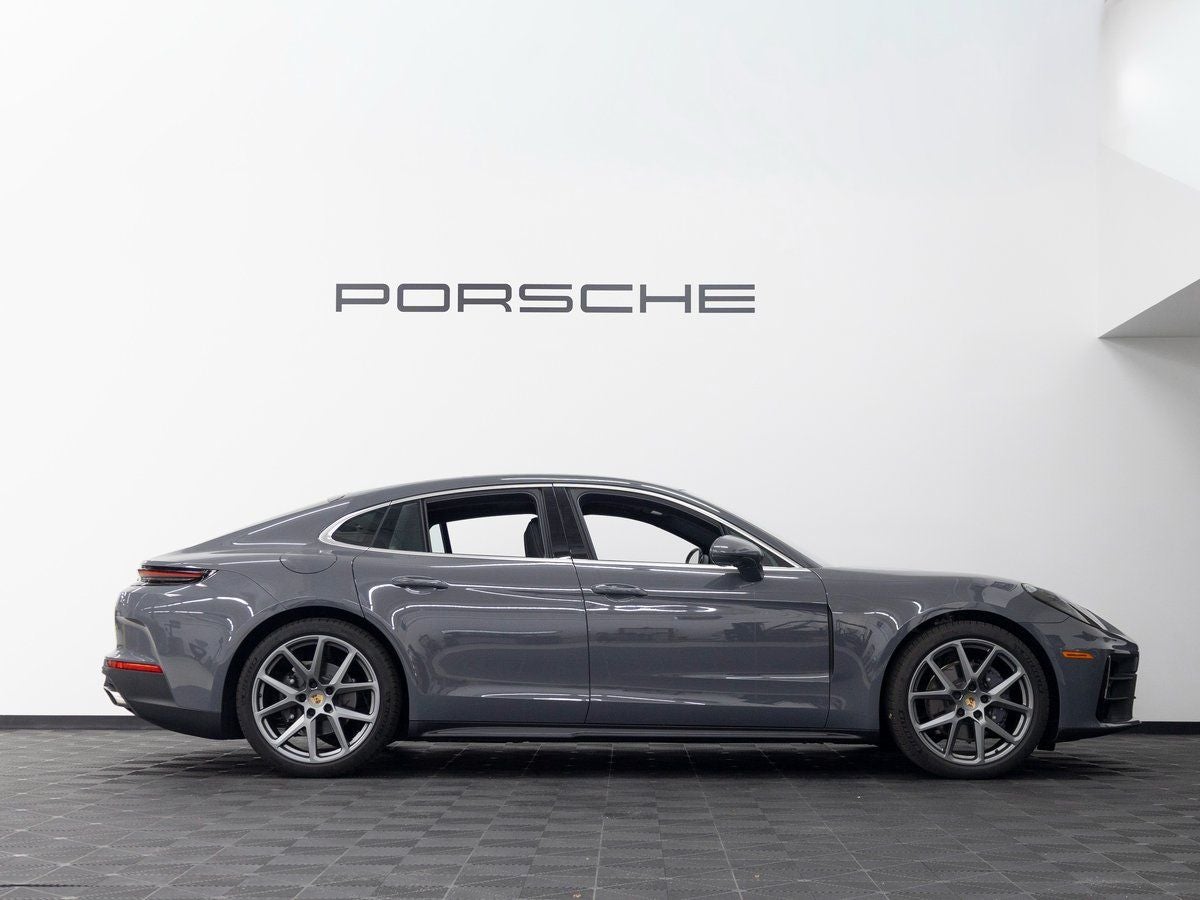 2025 Porsche Panamera 4