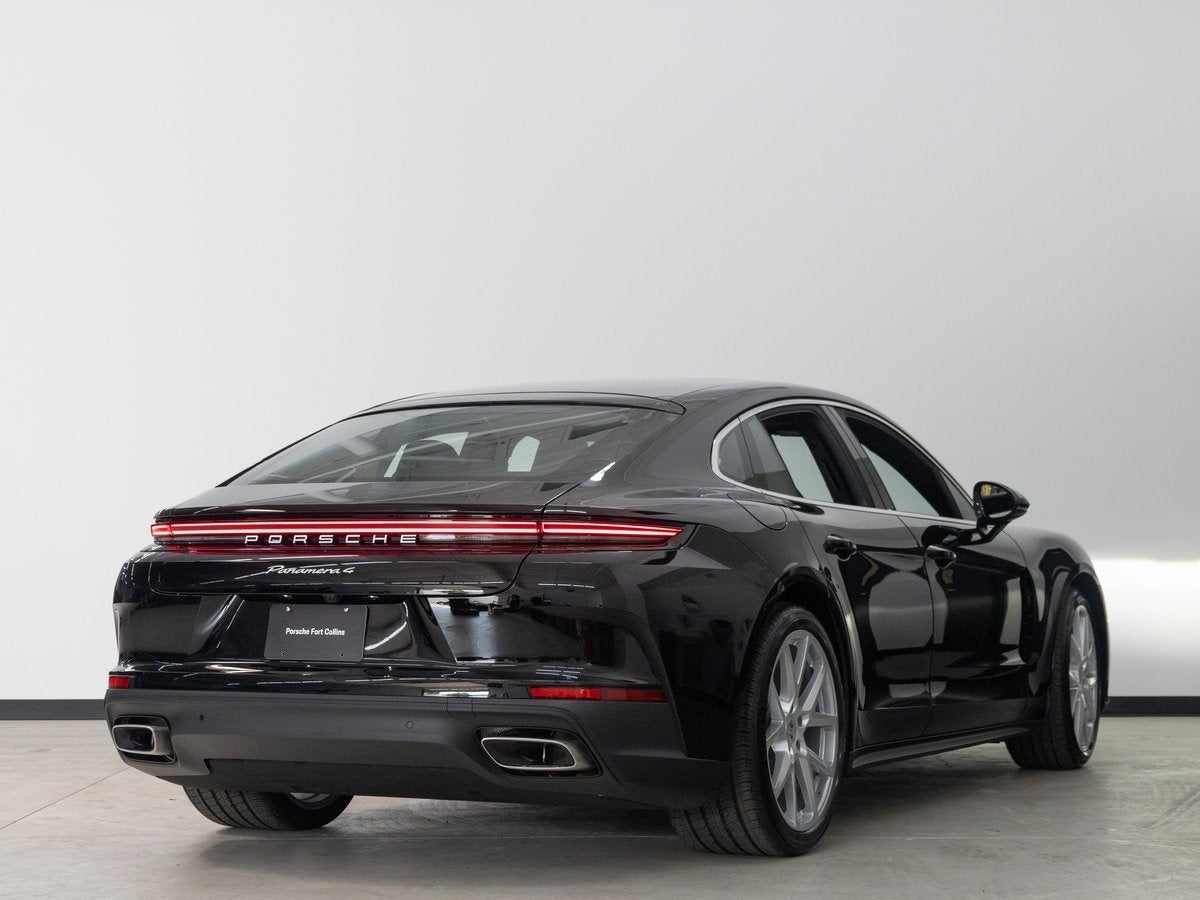 2025 Porsche Panamera 4