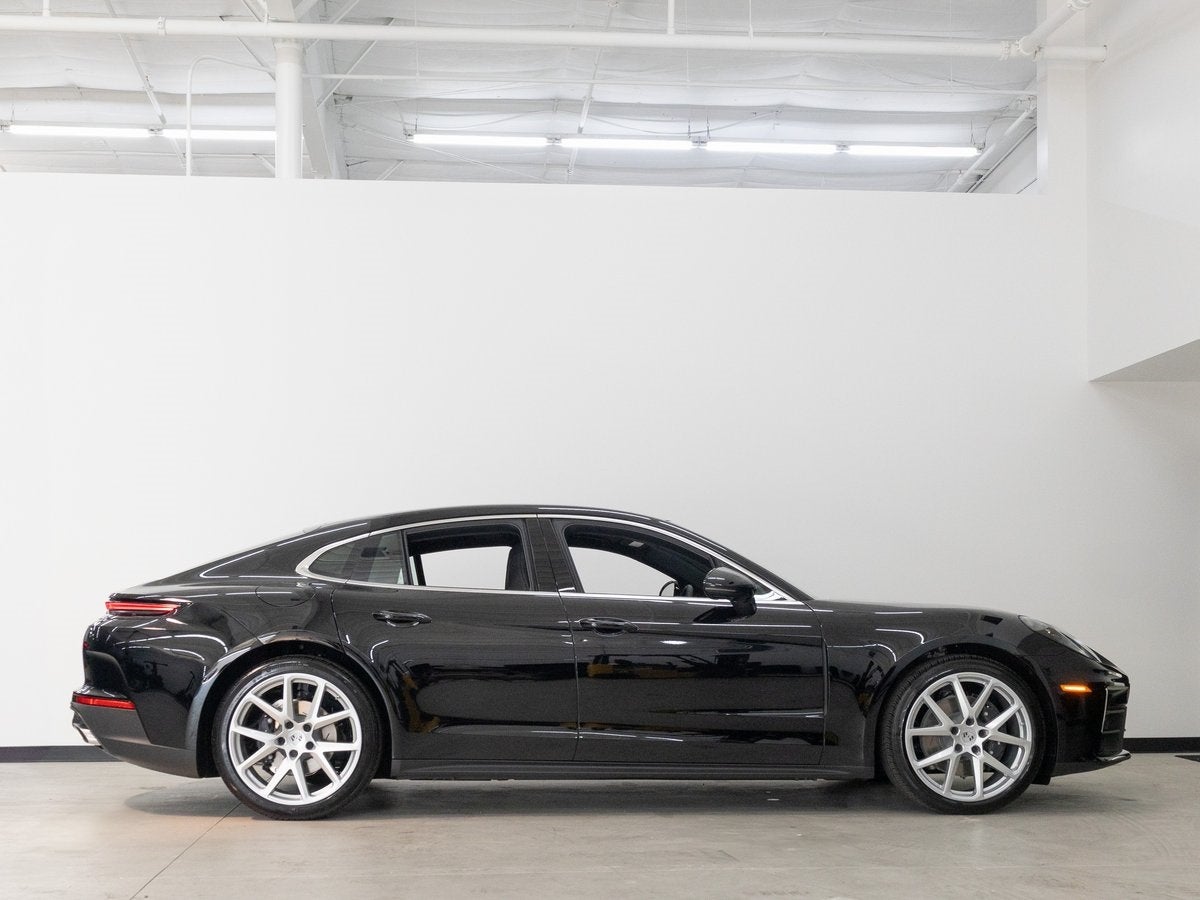 2025 Porsche Panamera 4