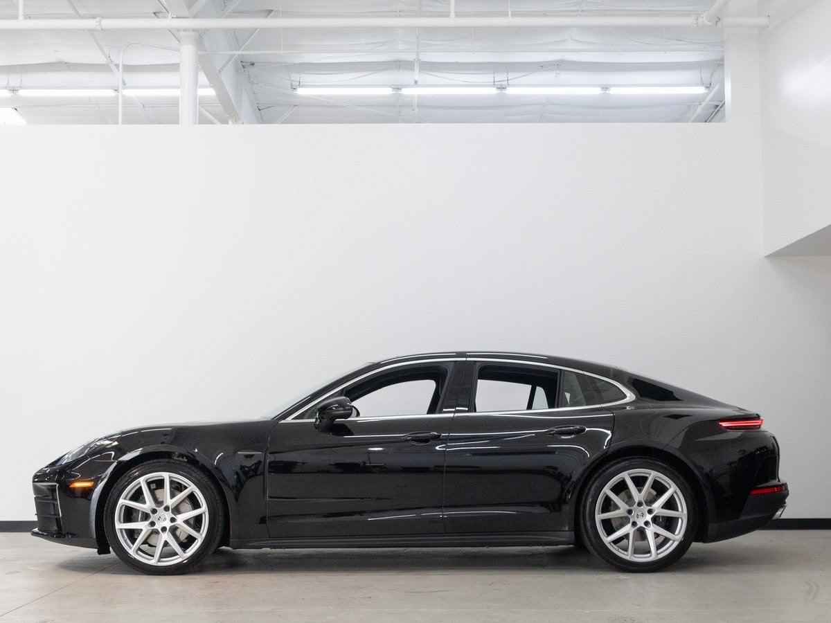 2025 Porsche Panamera 4