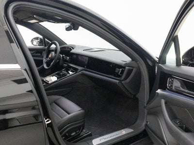 2025 Porsche Panamera 4
