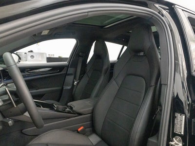 2025 Porsche Panamera 4