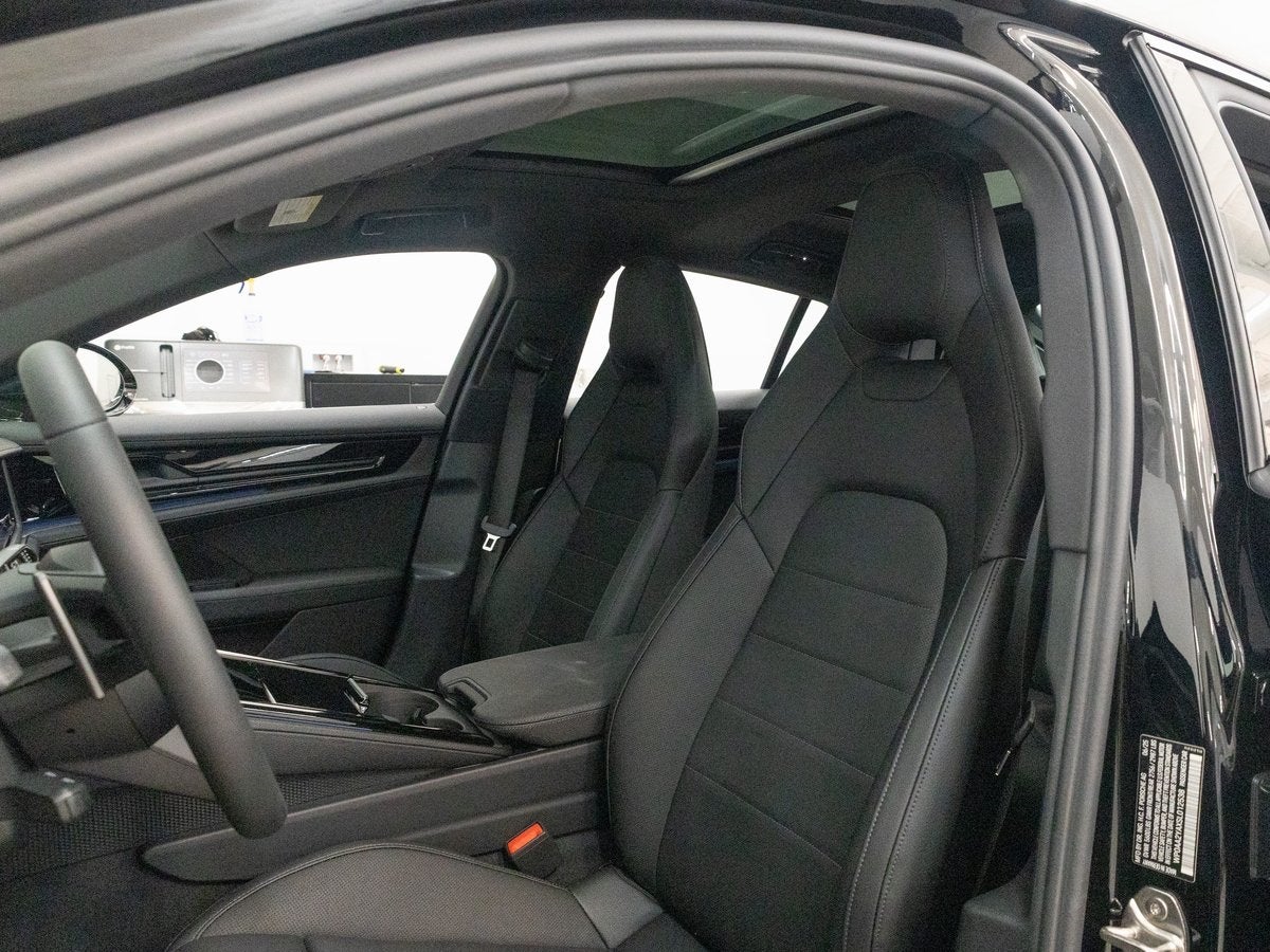 2025 Porsche Panamera 4