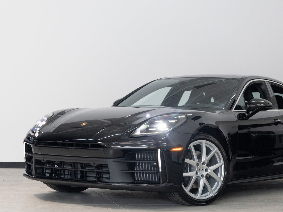 2025 Porsche Panamera 4