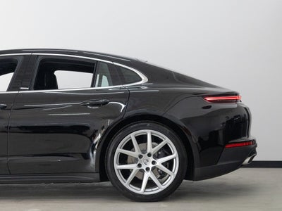 2025 Porsche Panamera 4
