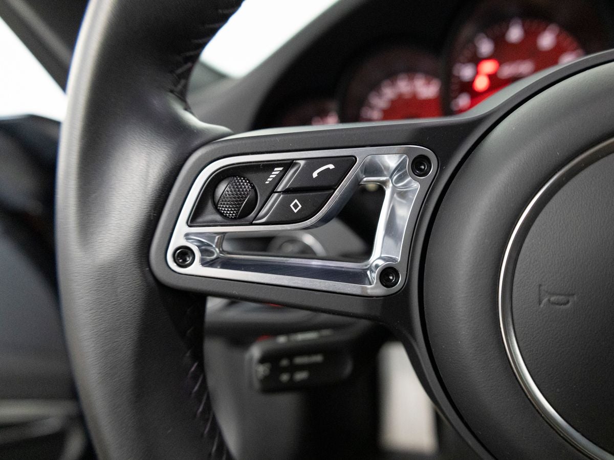 2019 Porsche 911 Carrera 4 GTS