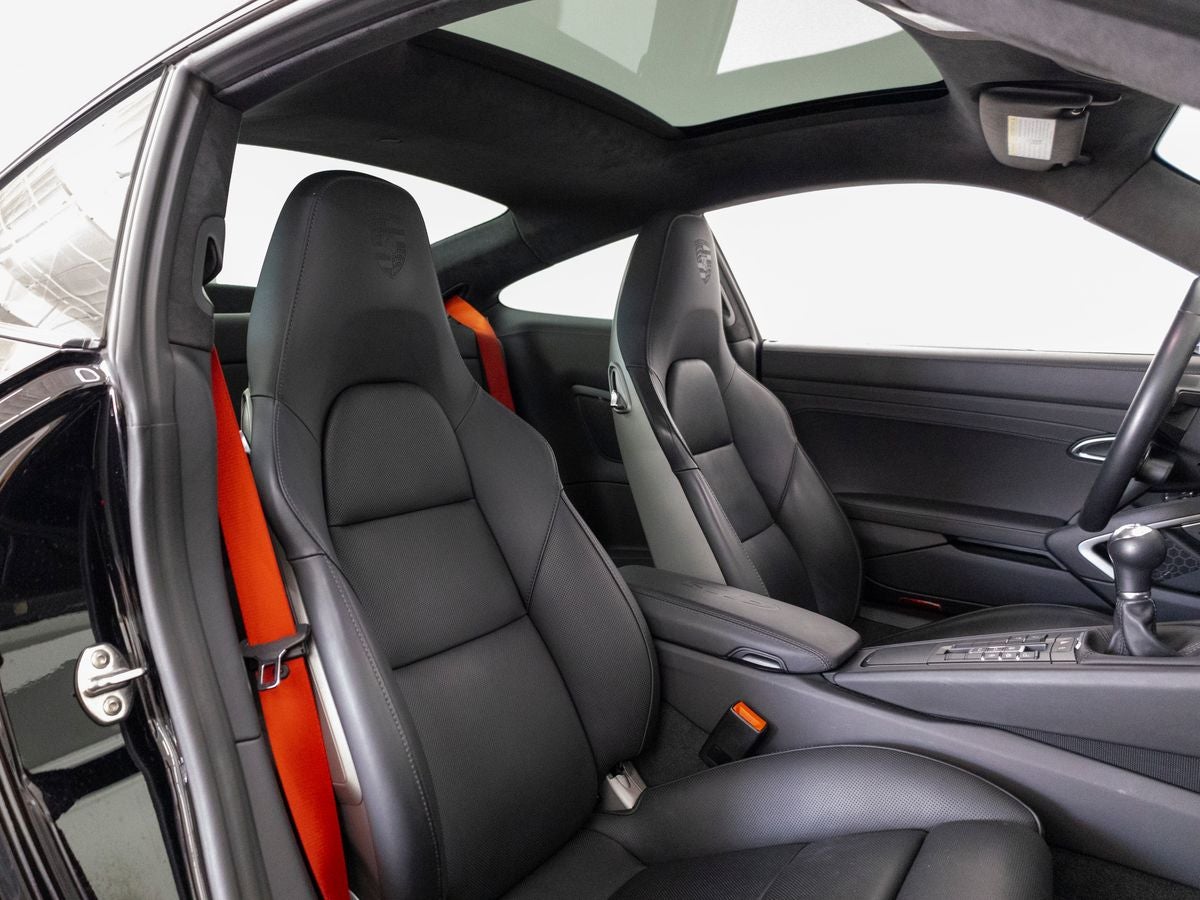 2019 Porsche 911 Carrera 4 GTS