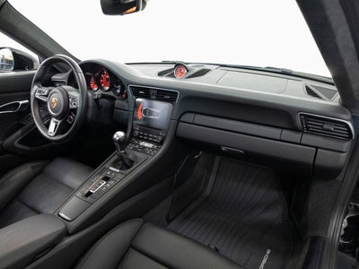 2019 Porsche 911 Carrera 4 GTS