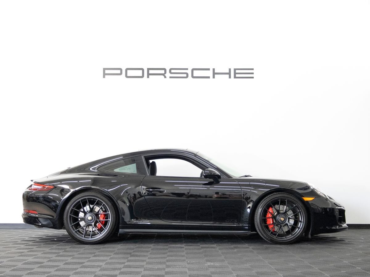 2019 Porsche 911 Carrera 4 GTS